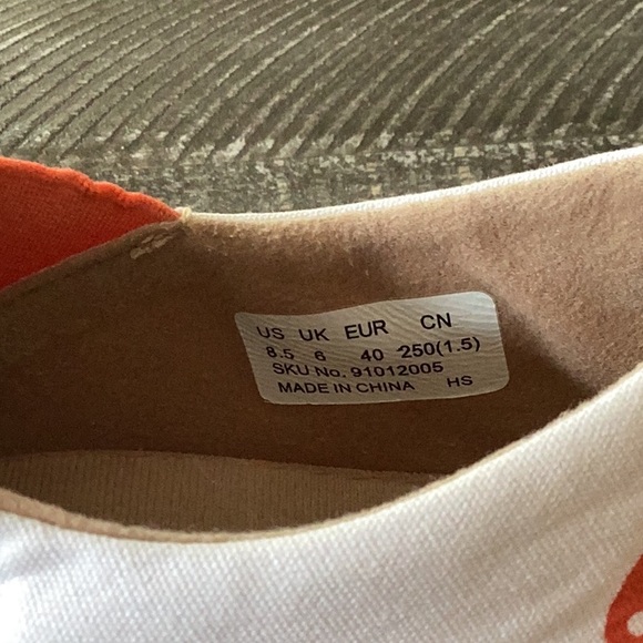 UNI lightweight travel slip ons - Picture 2 of 3